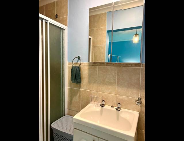 1 bed property to rent in PINELANDS